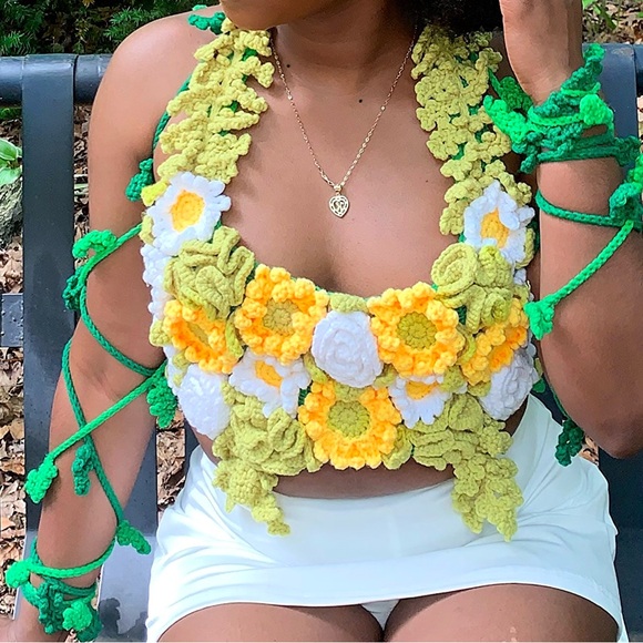 Crochet Flower top - Picture 3 of 4